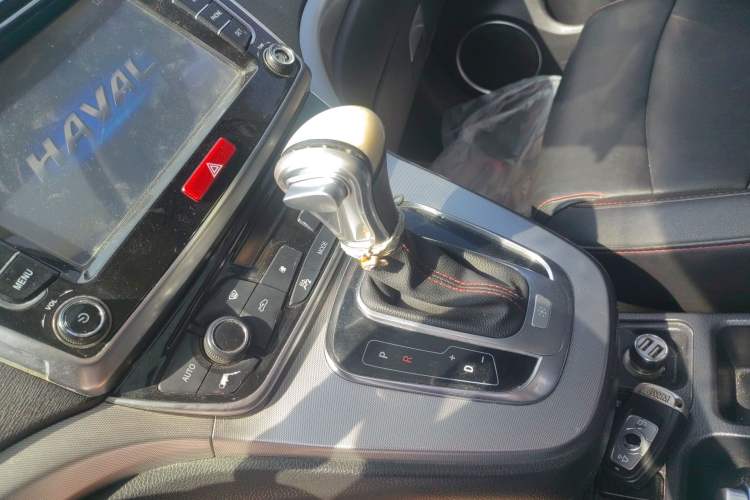 Used Haval H6 2015 Sport Edition 1.5T Automatic Two-Wheel Drive Luxury Model
