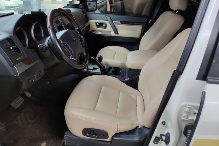 Used Mitsubishi Pajero  Left Front Seat