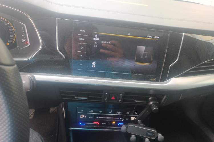 Used Volkswagen Passat 2022 330TSI Elite Edition Audio And AC Panel