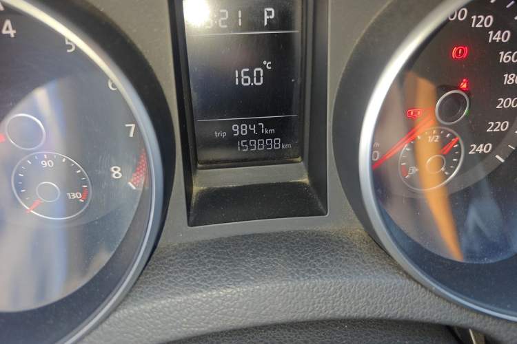 Used Volkswagen Golf 2010 1.6 Automatic Fashion Model