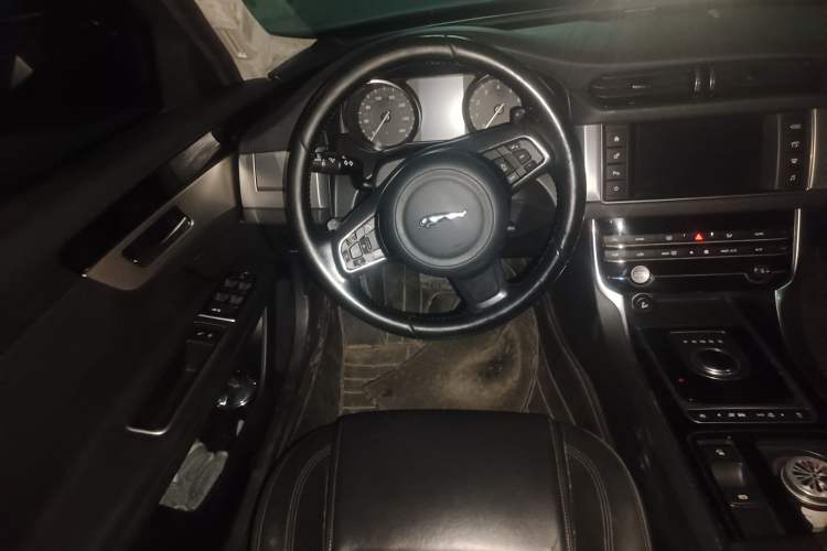 Used Jaguar XFL 2017 XFL 2.0T 200PS Windflower Edition
