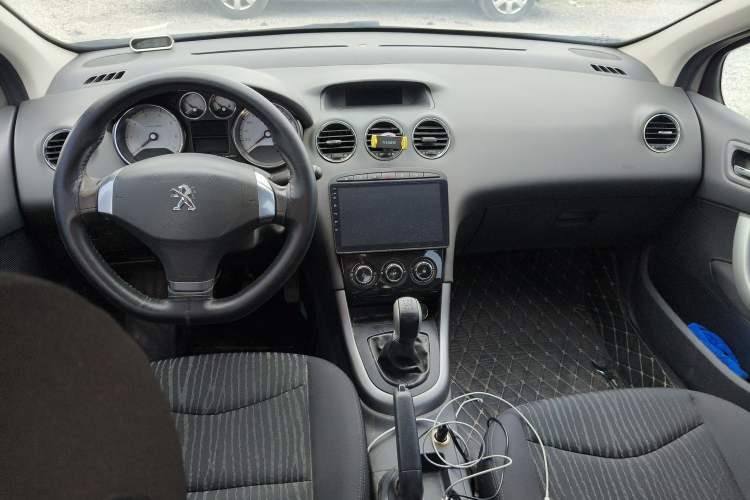 Used Peugeot 408 2013 1.6L Manual Comfort Edition
