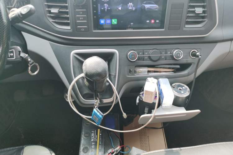 Used SAIC MAXUS Xintu V80 2023 2.0T Manual Classic Aoyuntong Long Wheelbase Mid-Height 6/7/8/9-Seater