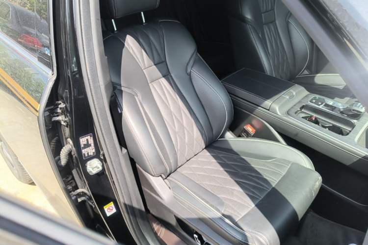 Used GAC Trumpchi GS8 2022 Linghang Series 2.0 TGDI Two-Wheel-Drive Luxury Smart Connectivity Version (7 Seats)