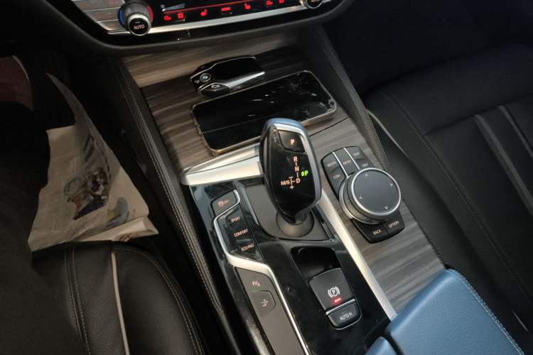 Used BMW 6 Series GT 2020 630i Luxury Design Package Gear Lever