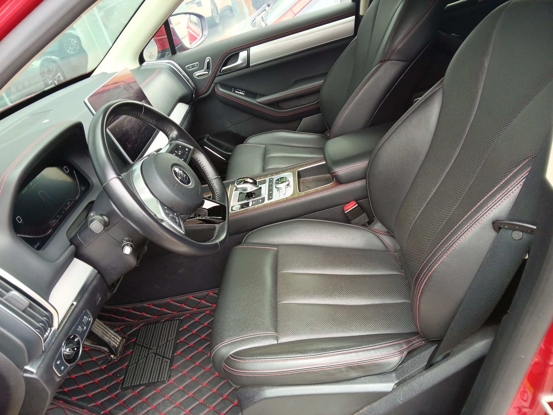 Переднее сиденье в автомобиле