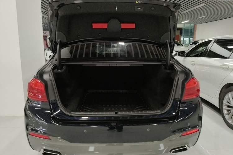 Used BMW 5 Series 2019 525Li M Sport Package