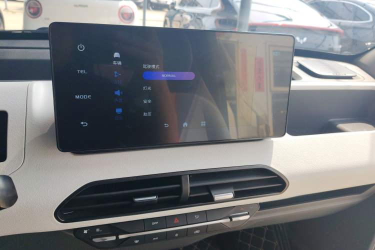 Used Geely Galaxy Panda 2024 Panda Mini 200km Endurance Bear Audio And AC Panel