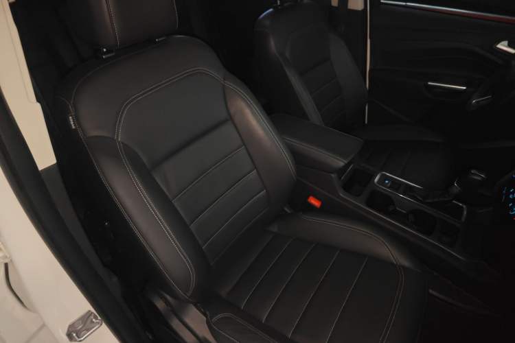 Used Ford Kuga 2017 EcoBoost 180 Two-Wheel-Drive Platinum Edition Right Front Seat