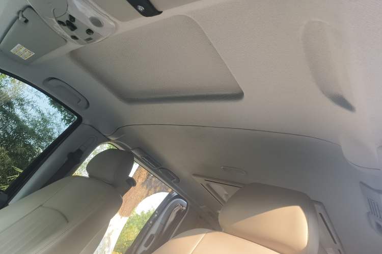 Used Mercedes-Benz Vito 2013 3.0L Elite Edition Headliner