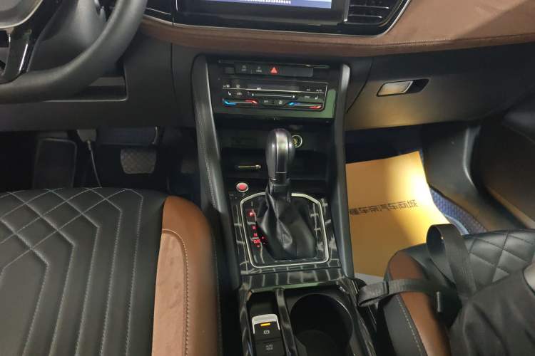 Used Jetta VS7 2024 280TSI Automatic Flagship Edition Gear Lever