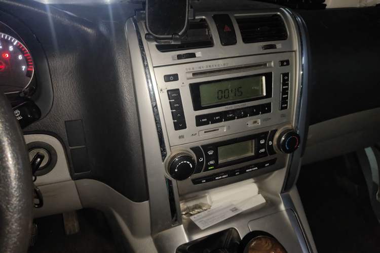 Used Foton Scenic G5 2019 2.0L Restyled New Express 6-Seater Multi-Purpose Passenger Vehicle 1TZ