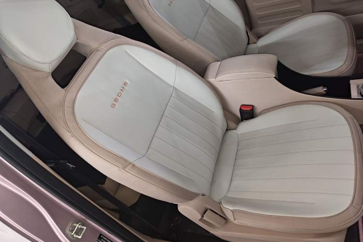 Used Geely Galaxy Panda 2024 Panda Mini 200km Endurance Bear
