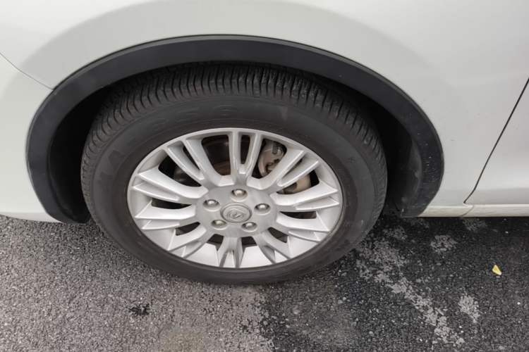 Used CHANGAN Eado 2013 1.6L Automatic ZhiKu Model China IV Standard Exterior 4