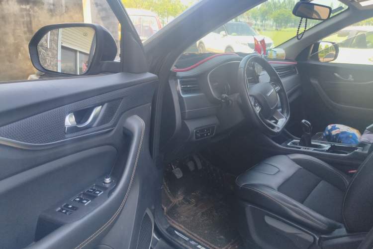 Used CHANGAN OSHAN COS1 2020 1.5T Manual Fashionable Smart Connectivity 7-Seater