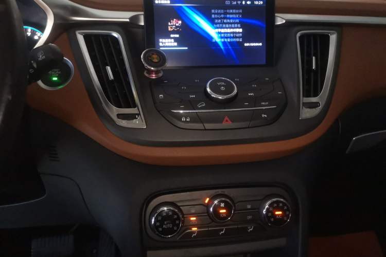 Used Soueast DX7 2017 1.5T Automatic Luxury Model