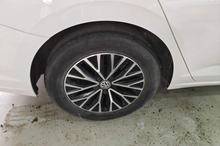Used Volkswagen Sagitar 2021 280TSI DSG Comfort Connect Edition Right Rear Wheel Hub