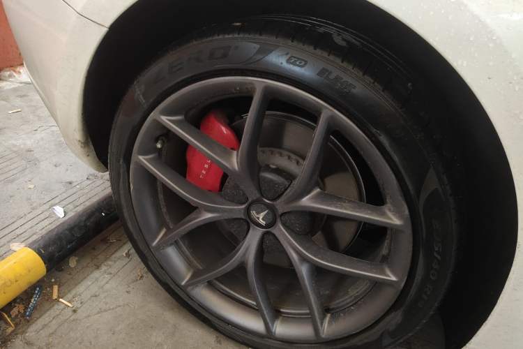 Used Tesla Model 3 2022 Performance High-Performance All-Wheel-Drive Version Right Rear Wheel Hub