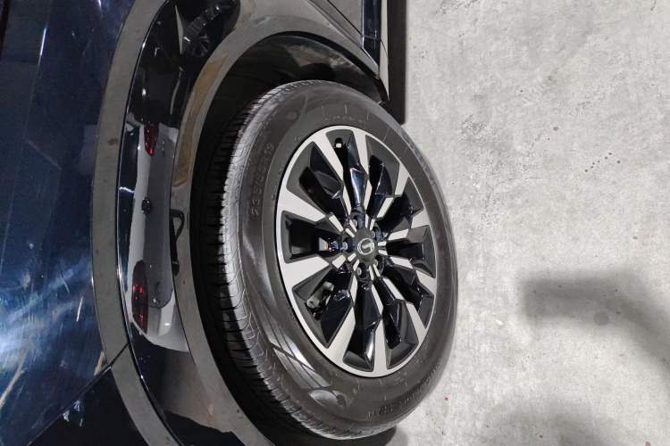 Used GAC Trumpchi EMKOO 2022 2.0 ATK TwinStar Max Edition Left Front Wheel Hub