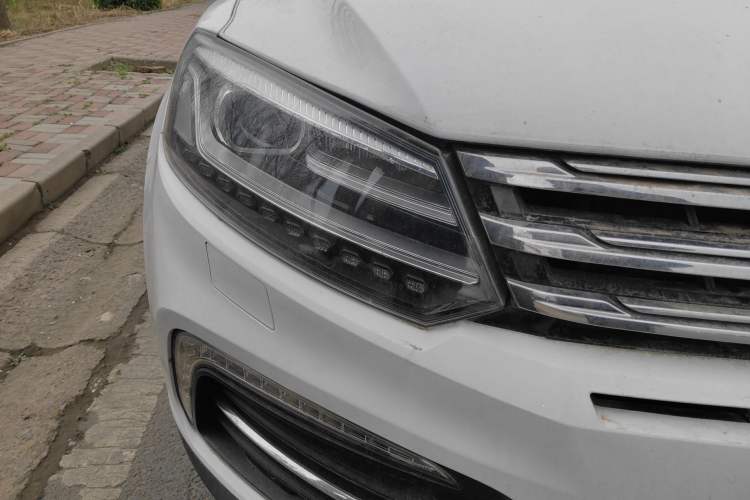 Used Zotye T600 Coupe 2017 1.5T Automatic Luxury Model Right Front Headlight