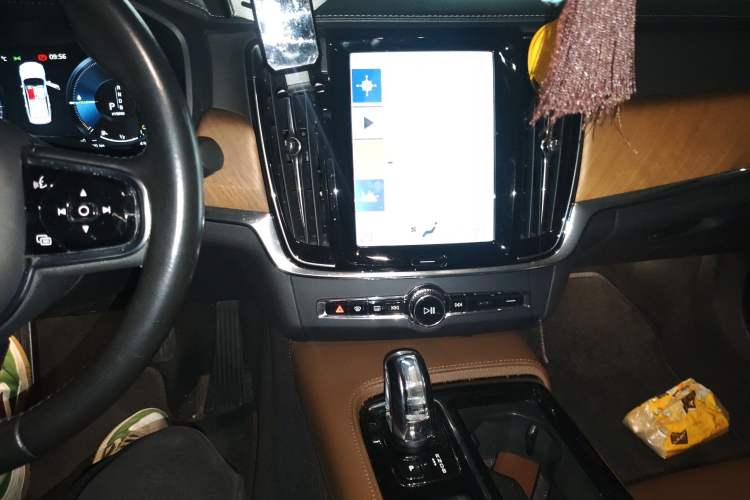 Used Volvo S90 New Energy 2019 T8 E-Drive Hybrid Intelligent Luxury Version China V Standard Audio And AC Panel
