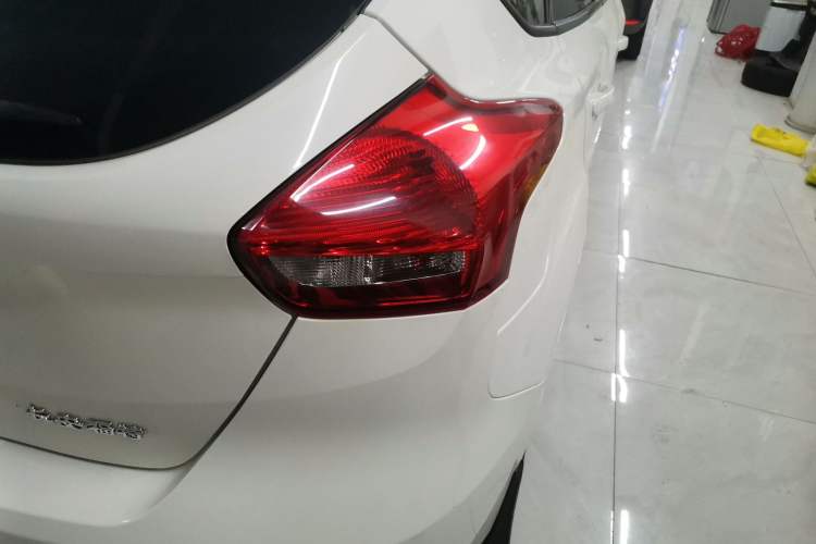 Used Ford Focus 2018 Hatchback Classic 1.6L Automatic Trendy SmartDrive Edition