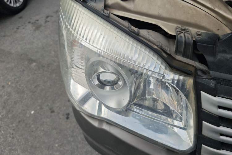 Used FORTHING Lingzhi 2013 M3 1.6L 7-Seater Luxury Model
