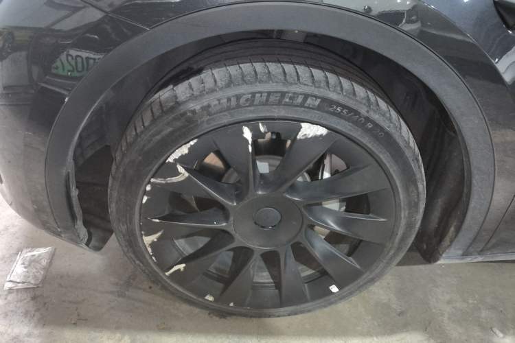 Used Tesla Model Y 2024 Long-Range All-Wheel-Drive Version
