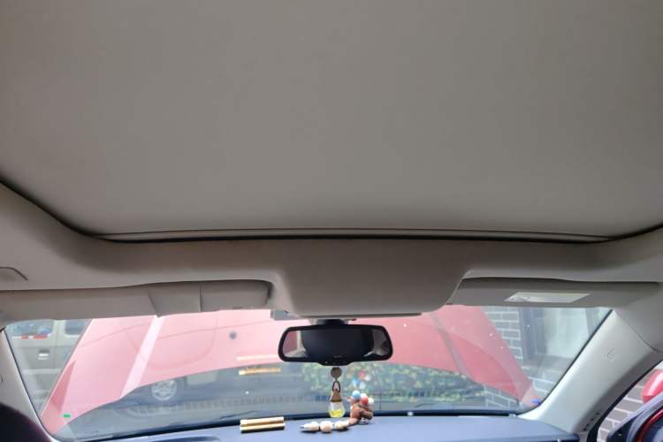 Used JMC Yusheng S330 2016 1.5L GTDi Automatic Two-Wheel Drive Flagship Edition Headliner