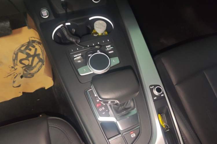 Used Audi A4L 2019 40 TFSI Fashion Edition China VI Emission Standard
