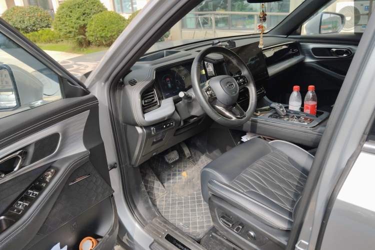 Used GAC Trumpchi GS8 2022 Dual-Engine Series 2.0TM Two-Wheel Drive Prestige Edition (7 Seats)
