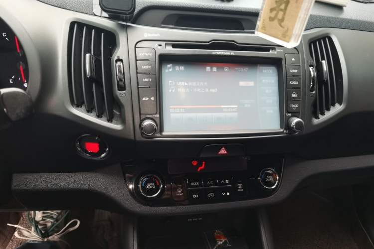 Used Kia Sportage R 2012 2.0L Automatic Two-Wheel Drive NAVI Audio And AC Panel