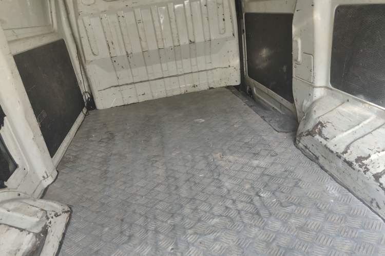 Used Dongfeng Yufeng EM26 2023 Standard Edition 41.472 kWh Henan Lithium Power Left Rear Seat