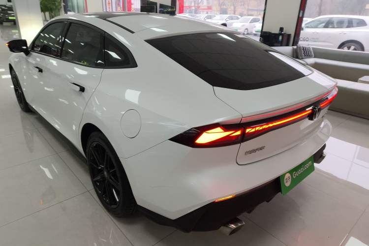 Used CHANGAN UNI-V 2023 1.5T Prestige Model