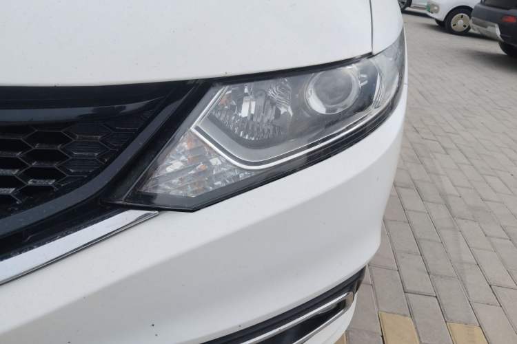 Used Honda Jade 2014 1.8L Automatic Comfort Elite Version 5 Seats Left Front Headlight