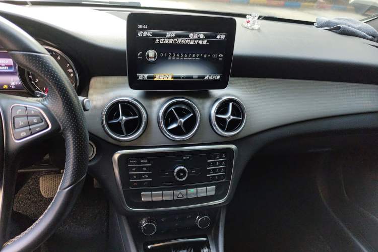 Used Mercedes-Benz CLA 2018 CLA 200 Style Edition Audio And AC Panel