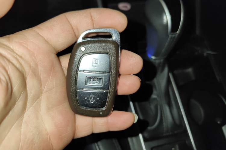 Used Hyundai Tucson 2015 1.6T Dual-Clutch Two-Wheel-Drive Smart Model Vehicle Key