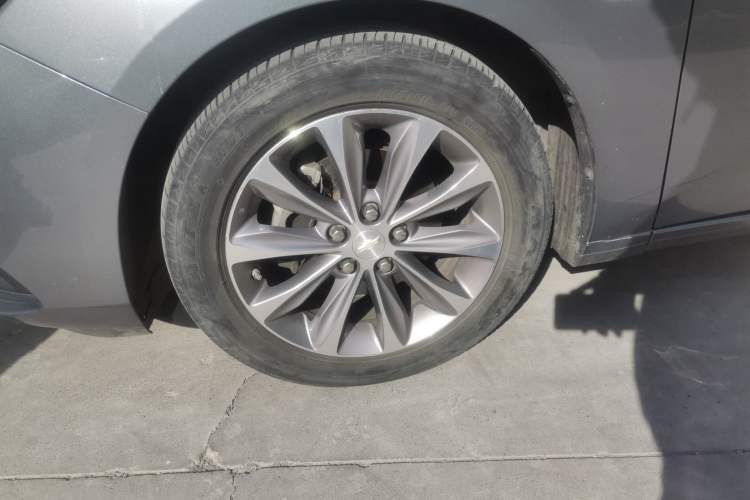 Used Chevrolet Monza 2022 320 Automatic Enjoyment Edition Right Front Wheel Hub