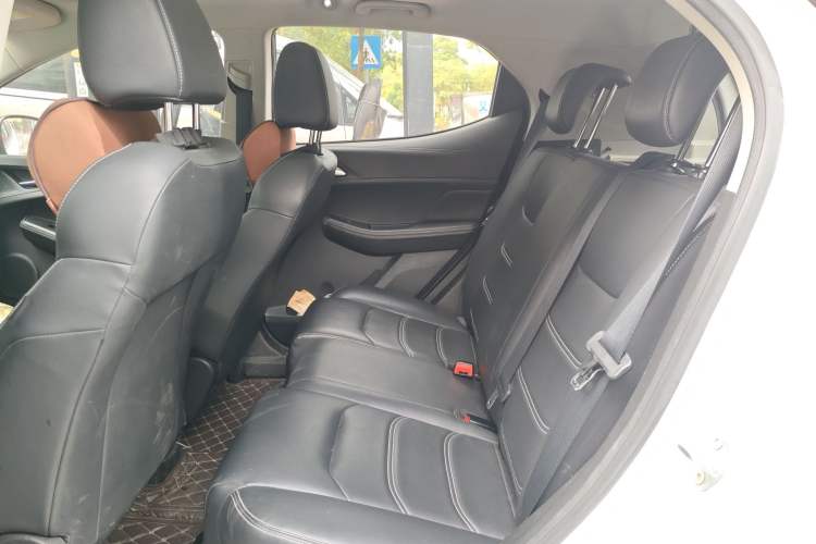 Used BYD Yuan New Energy 2019 EV360 Smart Connect Enjoyment Model Interior 4