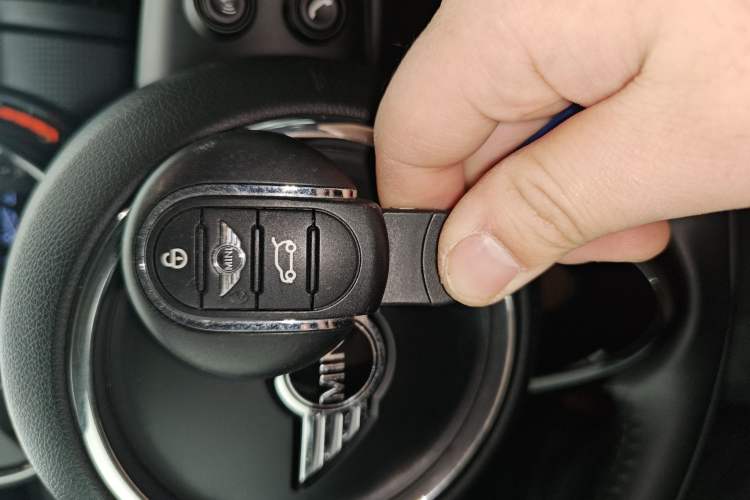 Used MINI MINI 2016 1.5T COOPER Five-Door Edition