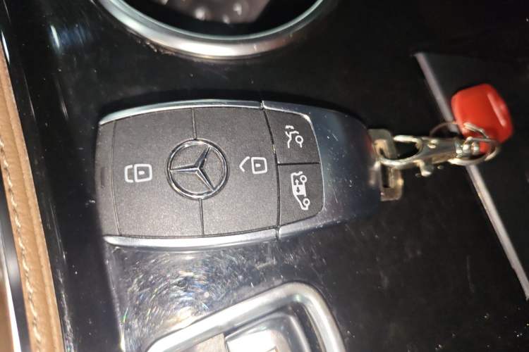 Used Mercedes-Benz V-Class 2024 V 300 Pilot Edition
