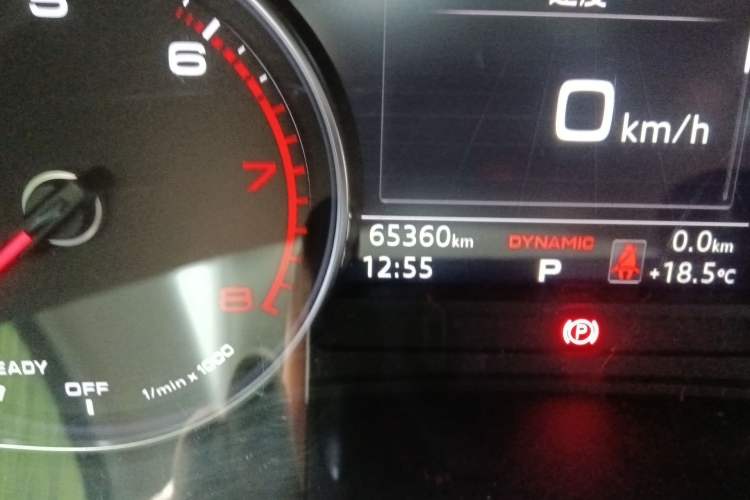 Used Audi A4L 2018 30th Anniversary Edition 40 TFSI Trendy Model Odometer Close Up