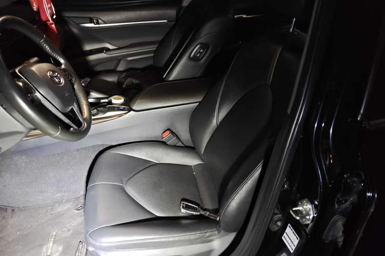 Used Toyota Camry 2019 Revised Version 2.0G Luxury Edition
