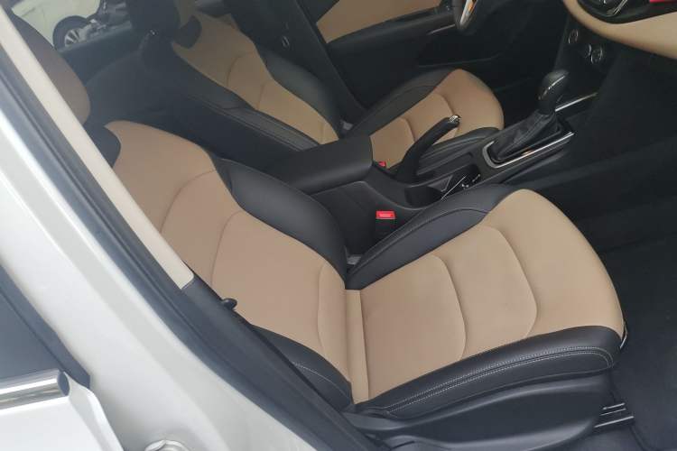 Used Chevrolet Monza 2022 320 Automatic Enjoyment Edition Right Front Seat