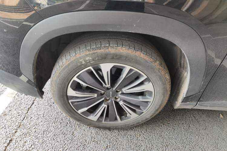 Used JETOUR Dashing 2022 1.6T DCT King PLUS Left Front Wheel Hub