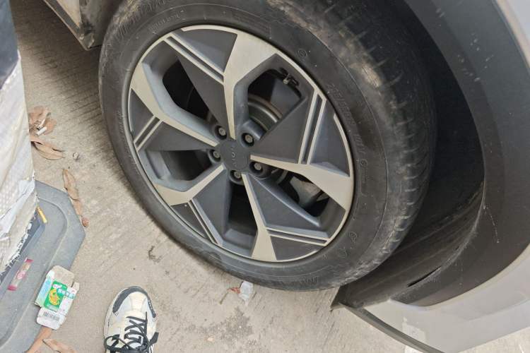 Used AION V 2024 Plus 70 Tech Edition Lithium Iron Phosphate