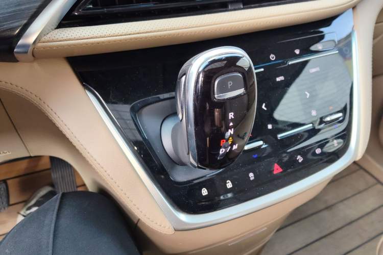 Used Buick GL8 2021 ES Land Cruiser 653T Flagship Model