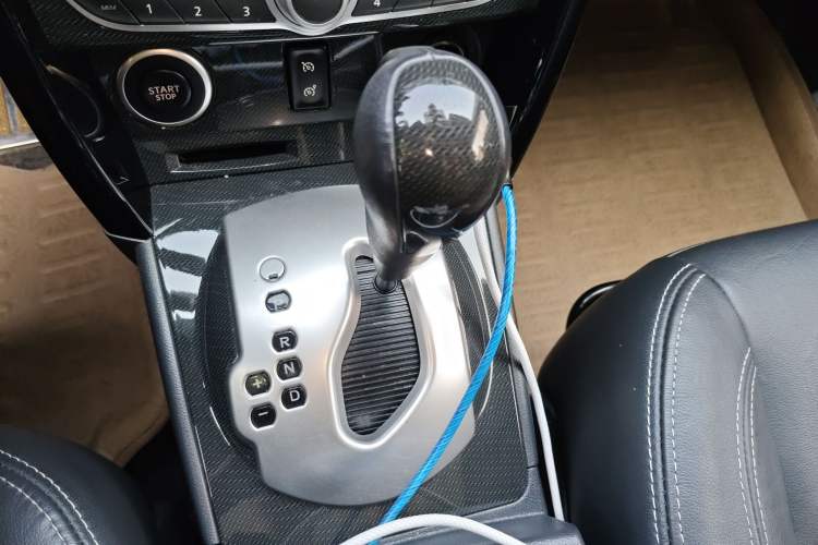 Used Renault Koleos 2012 2.5L Two-Wheel Drive Comfort Edition with Navigation
