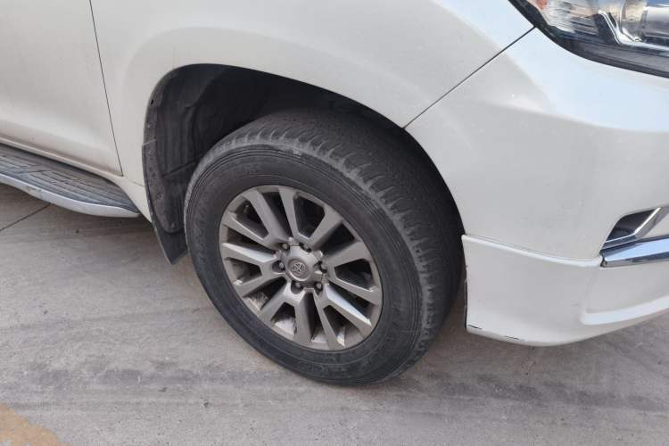 Used Toyota Prado 2019 3.5L Automatic TX-L Deluxe Edition with Rear-Mounted Spare Tire Right Front Wheel Hub