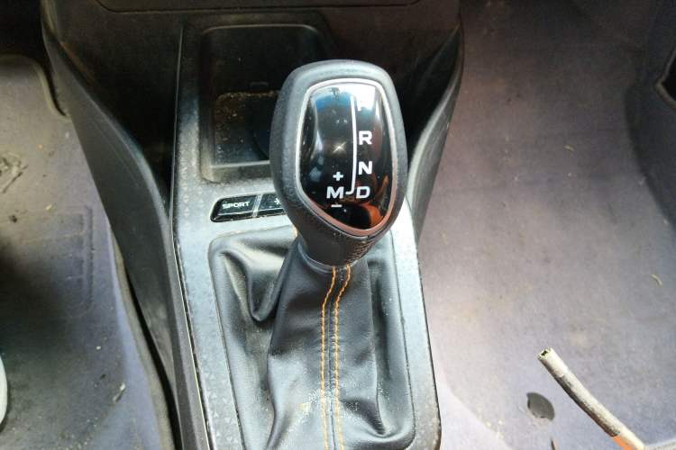 Used Geely Auto Vision X1 2017 1.3L Automatic Player Edition Gear Lever